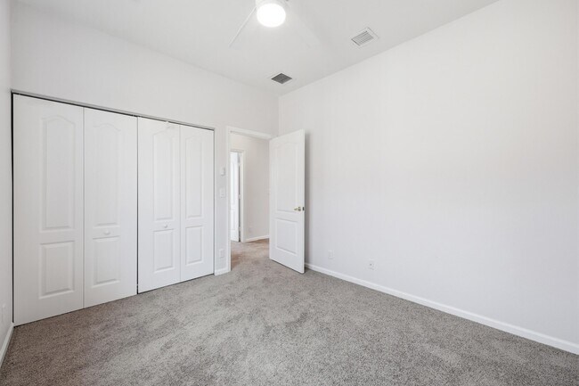 Building Photo - 5601 Spanish River Rd