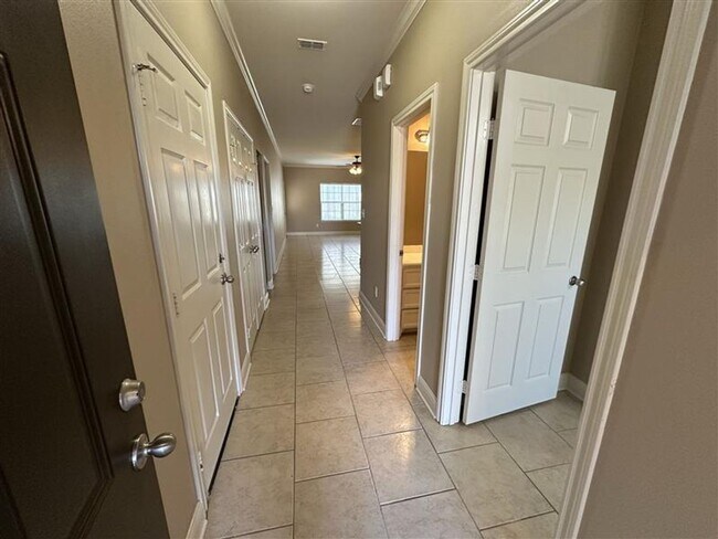 Building Photo - 4002 Mobley Cir