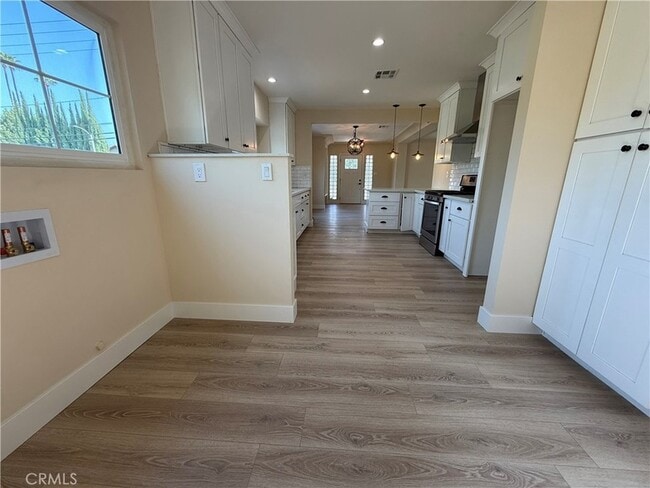 Building Photo - 1633 Kwis Ave