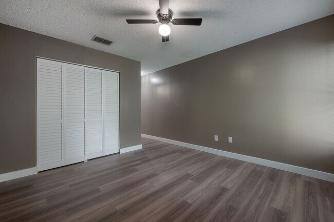 Building Photo - 13608 S Village #6204