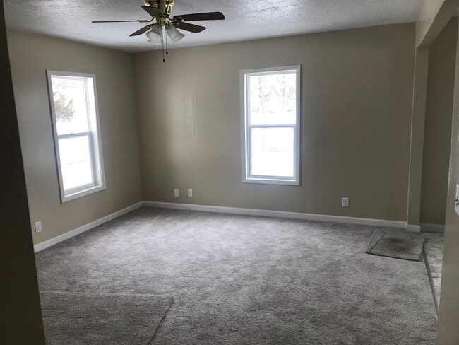 Building Photo - Recently Updated!