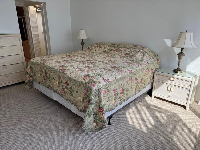 Building Photo - 3800 Galt Ocean Dr