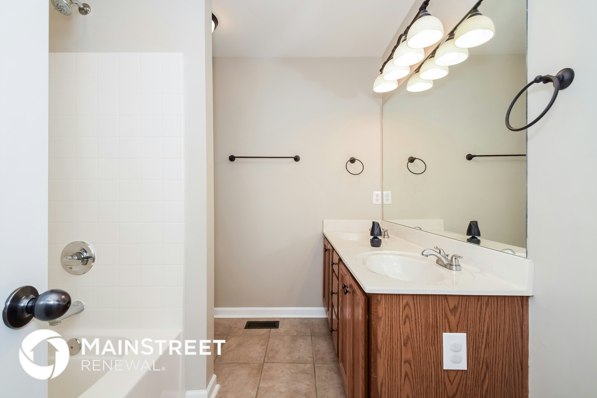 Building Photo - 695 Starlite Dr