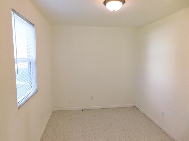 Building Photo - 102 Bailey Meadows