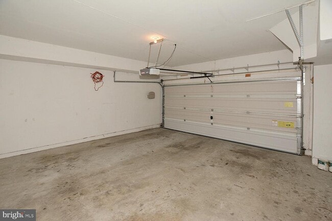 Building Photo - 43088 Shadow Terrace