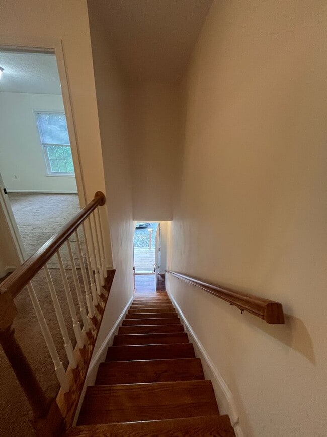 Building Photo - Beautiful townhouse in Evington! Close to ...