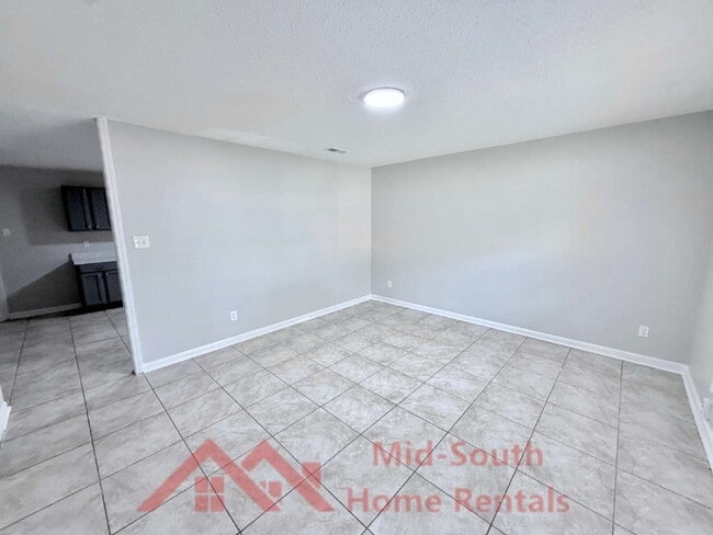 Building Photo - 1521 Abernathy Rd