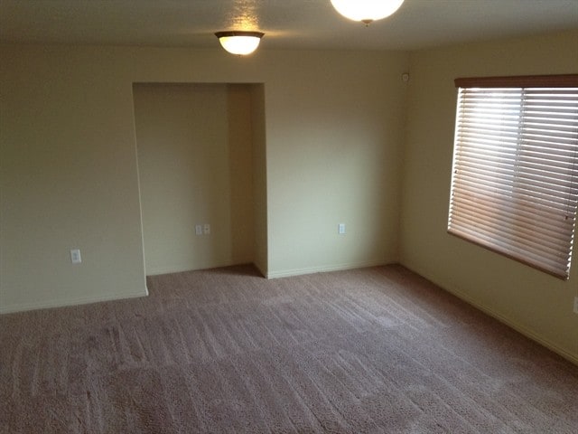 Building Photo - 612 E 550 N