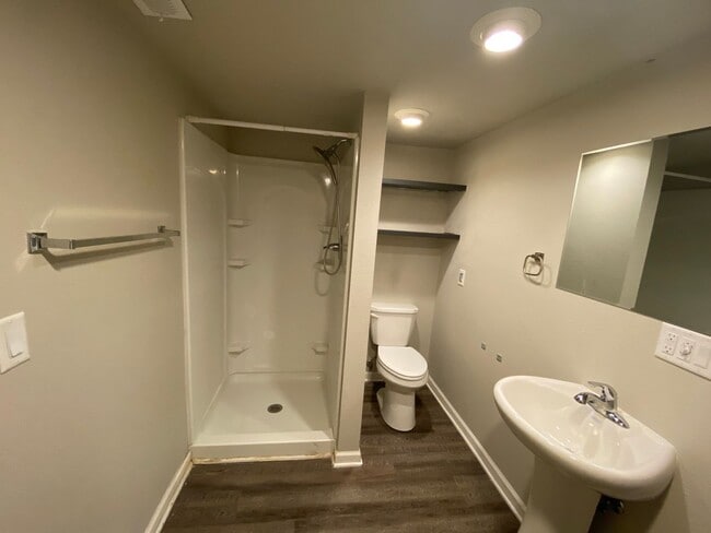 Building Photo - AVAILABLE NOW: GORGEOUS TOWNHOME $2,000/Month