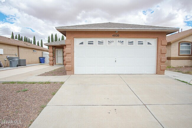 Primary Photo - 4020 Tierra Inez Pl