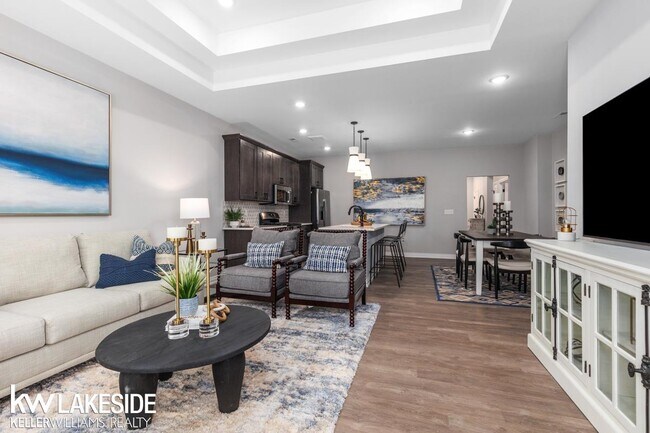 Building Photo - 8511 Valley Dr