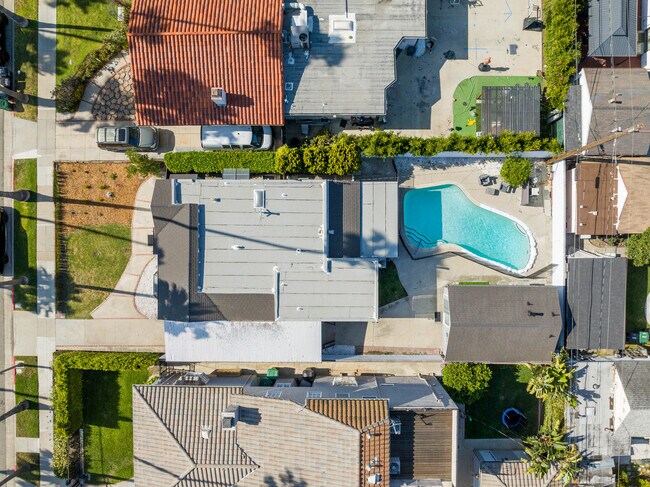 Building Photo - 140 N Carson Rd