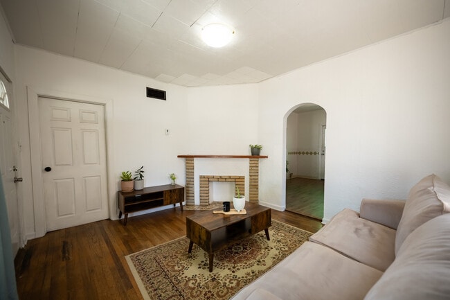 Building Photo - 2120 E Evans Ave