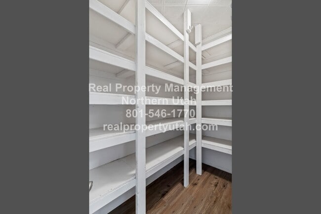 Building Photo - 662 4th St S