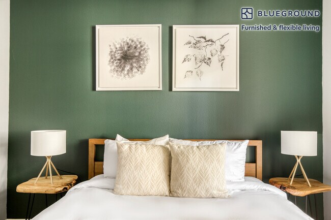 Building Photo - 8601 Lincoln Blvd