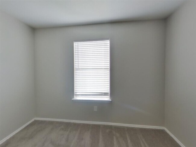 Building Photo - 7926 Chatham Springs Ln