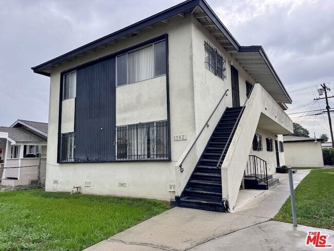 Building Photo - 1542 W 60th St