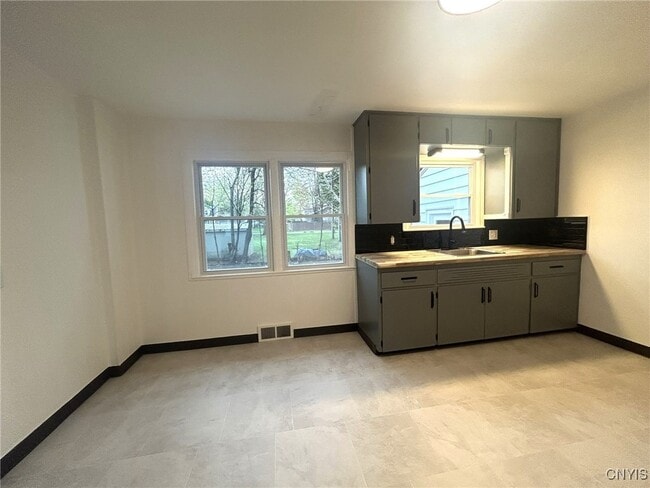 Building Photo - 810 Cosby Rd