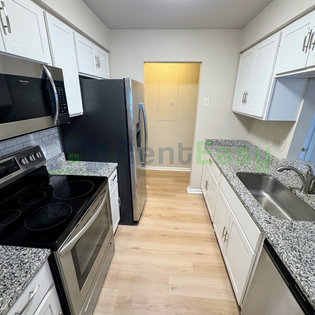 Building Photo - 401 Henley Ct