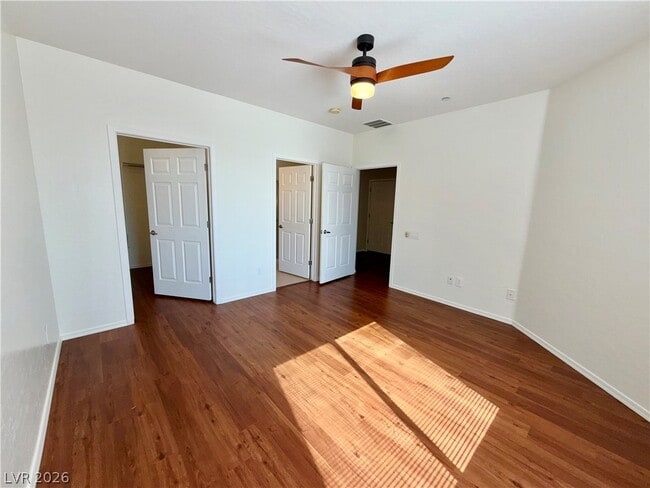 Building Photo - 6868 Sky Pointe Dr