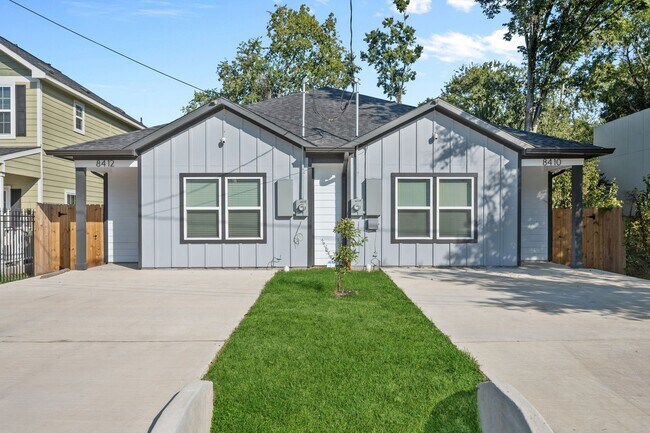 Primary Photo - 8412 Sunnyhill St