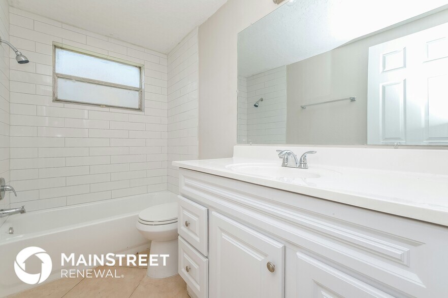 Building Photo - 6215 Westport Dr