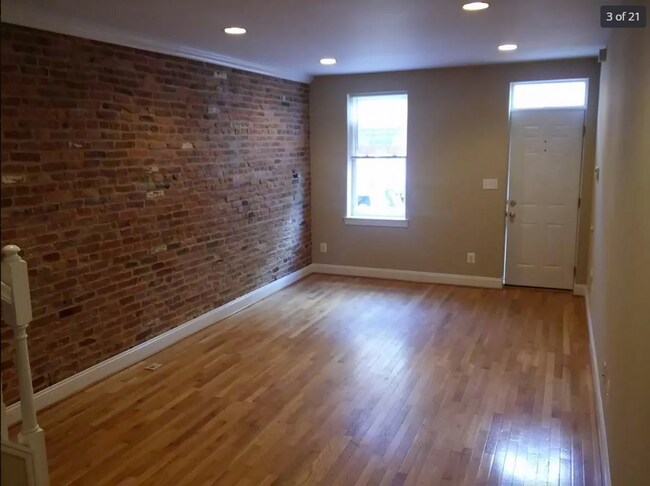 Building Photo - 1114 Sterrett St