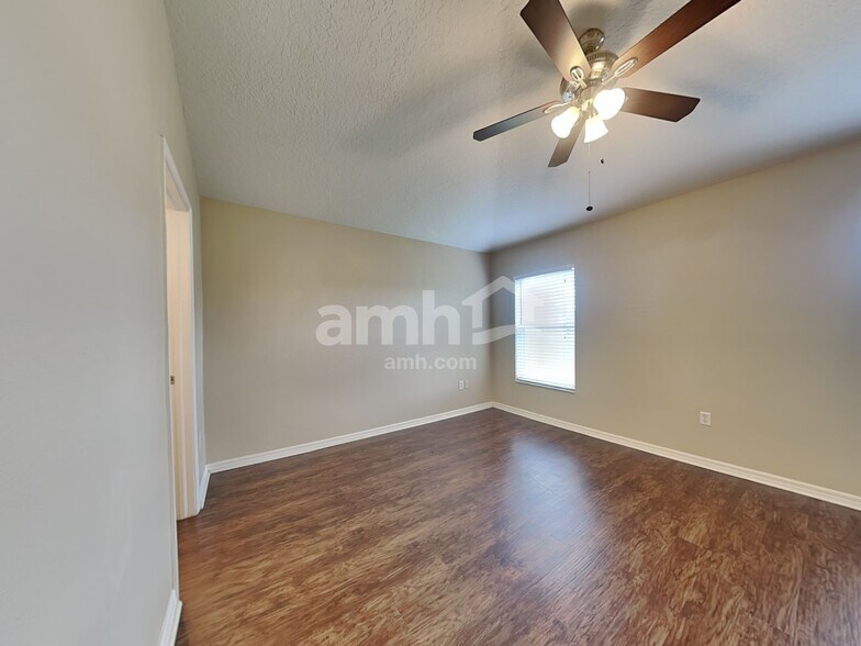 Building Photo - 4409 Country Hills Blvd