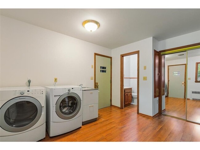 Building Photo - 6400 Greenbriar Ave