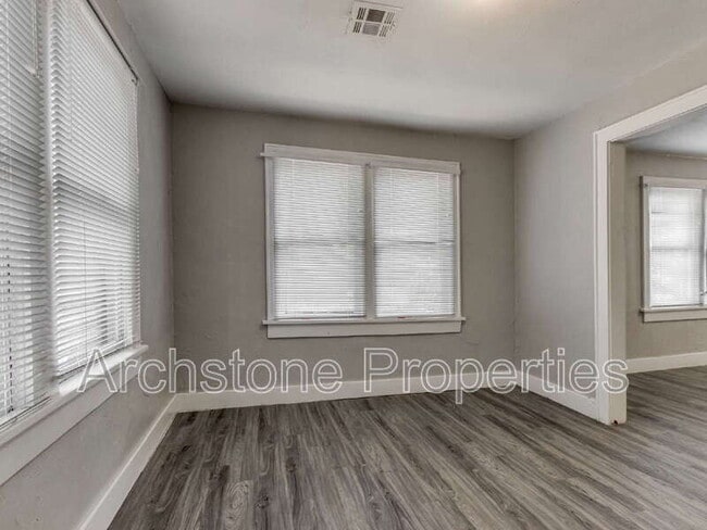 Building Photo - 4409 N Military Ave