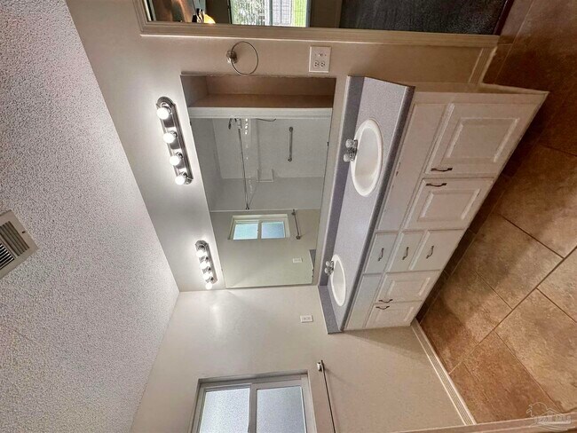 Building Photo - 3304 Tiller Ct
