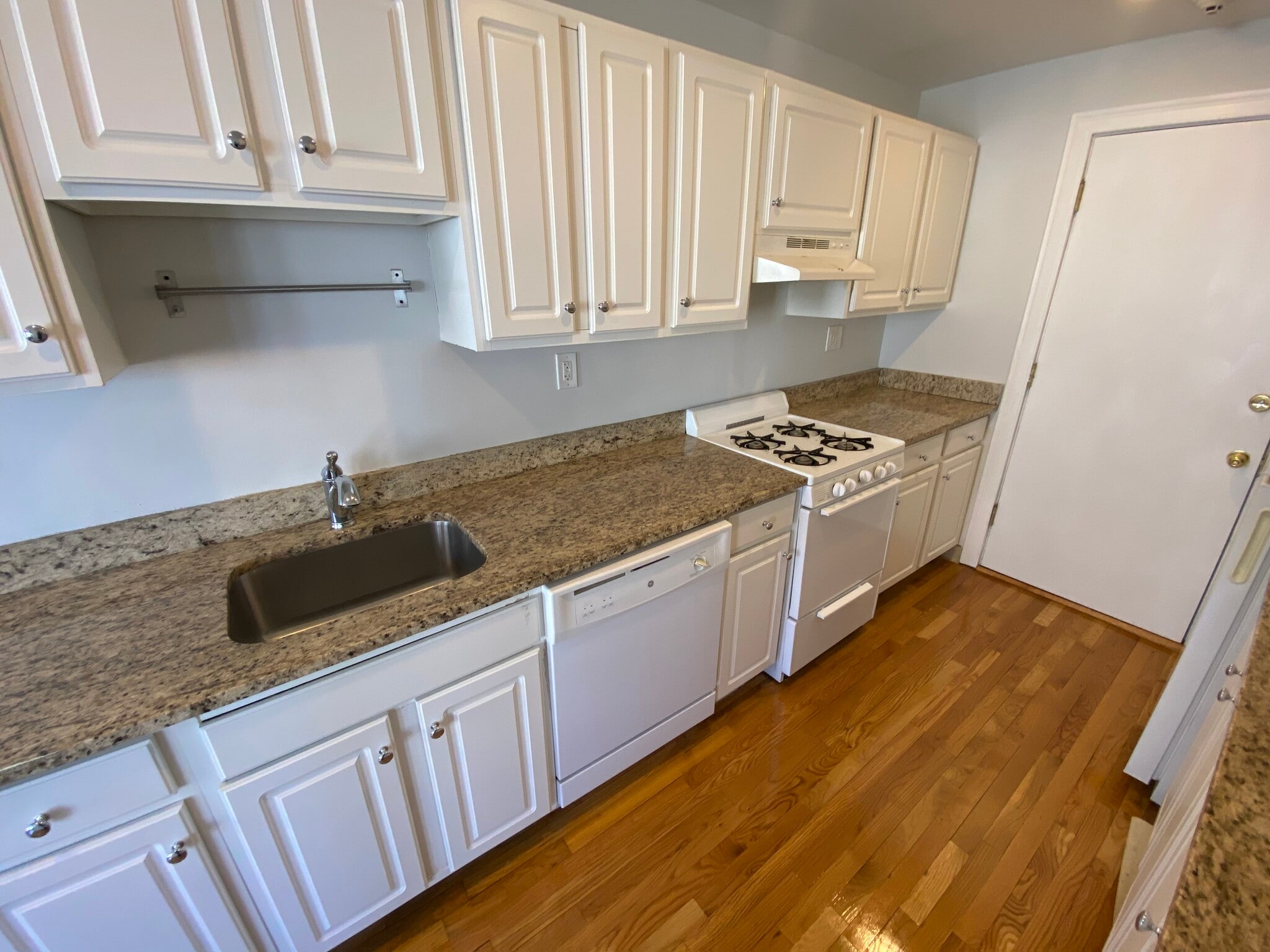 Building Photo - 119 Highland Ave