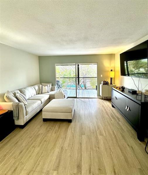 Building Photo - 2208 S Cypress Bend Dr