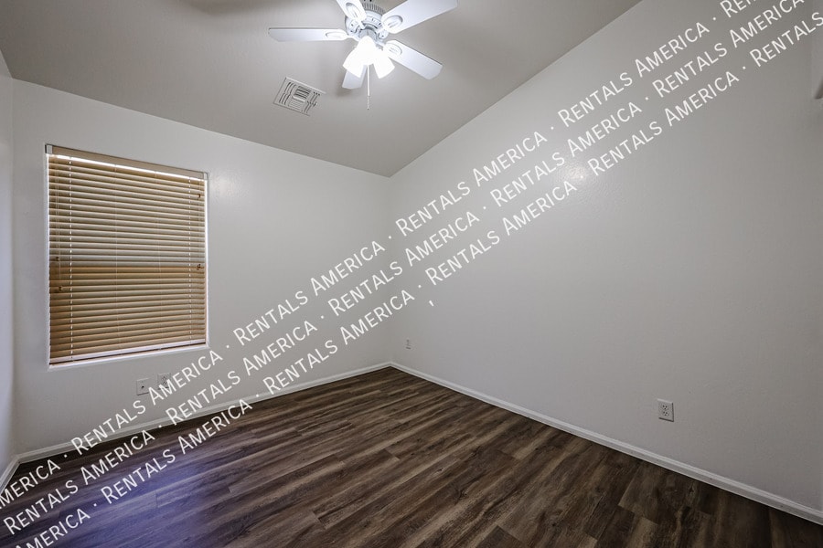 Building Photo - 41103 W Thornberry Ln