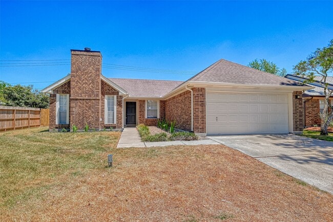 Building Photo - 16015 Surrey Woods Dr