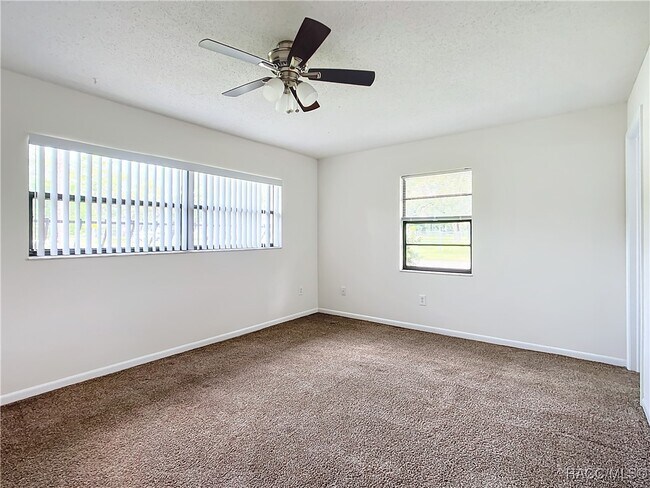Building Photo - 1237 N Lion Cub Point