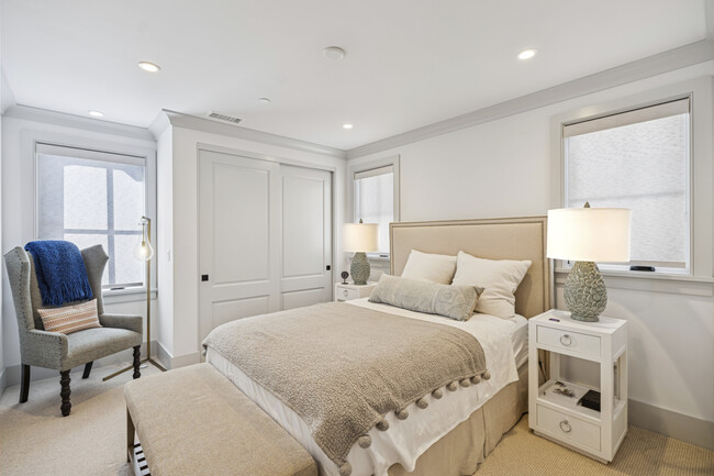 Building Photo - 503 L St