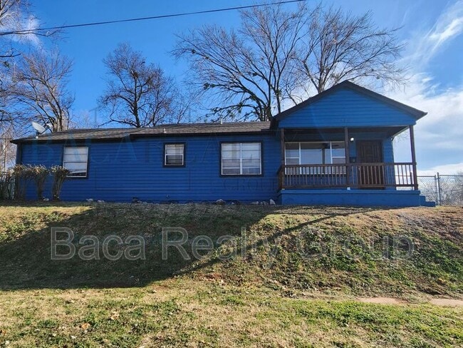 Primary Photo - 630 S Lester Ln