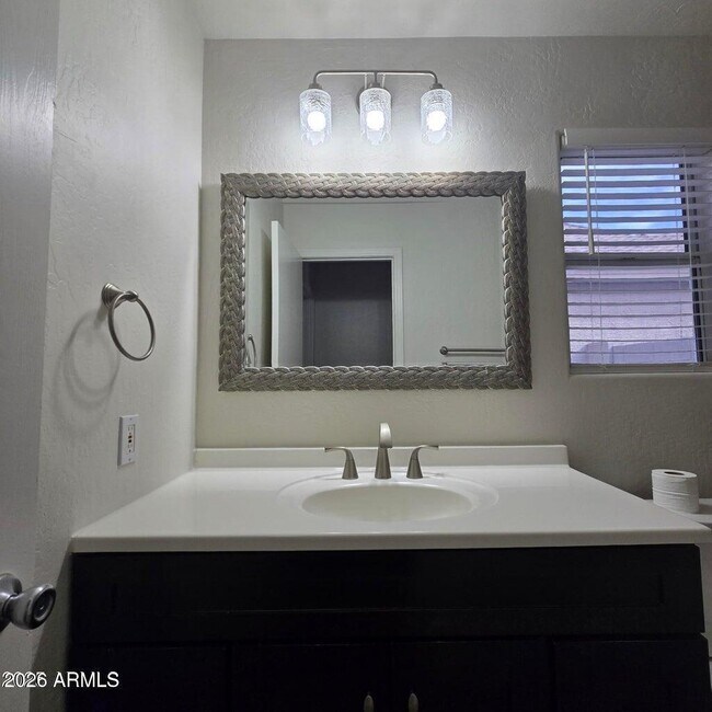 Building Photo - 11606 W Grapefruit Ct