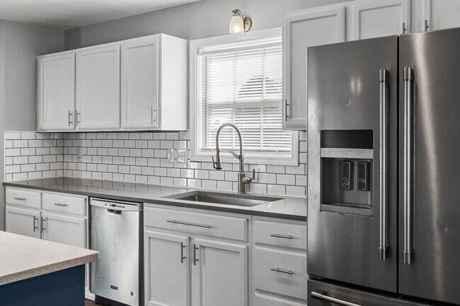 Building Photo - 1414 Addison Dr