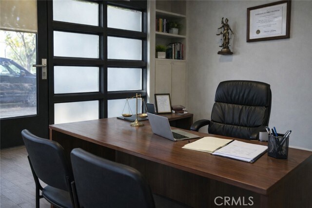 Building Photo - 171 E City Pl Dr