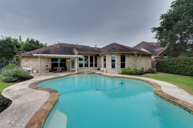 Building Photo - 1903 Blue Water Bay Dr