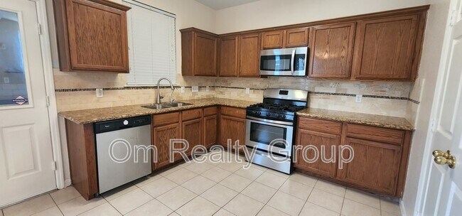 Building Photo - 9710 Fieldbloom Ln