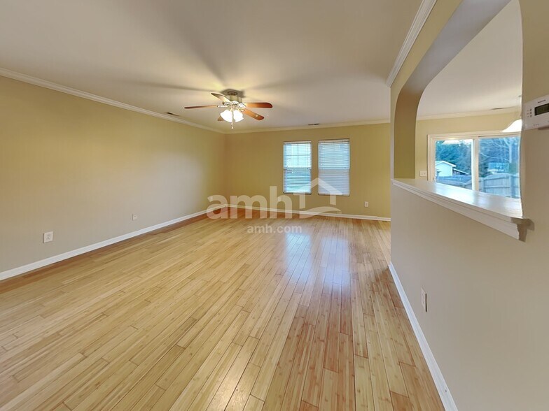 Building Photo - 1001 Collington Dr