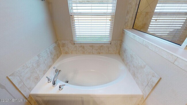 Building Photo - 517 S Aberdeenshire Dr