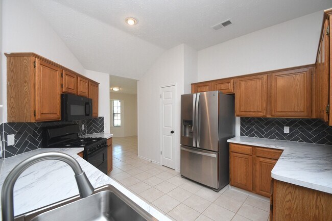 Building Photo - 2303 Old Dixie Dr