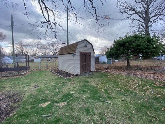 Building Photo - 6117 Landsdowne Dr