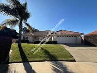 Building Photo - Beautifully Updated Single Story Home in The Country Club Near The Golf Course