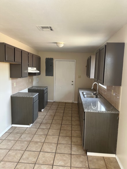 Building Photo - 127 Summer Harvest Dr