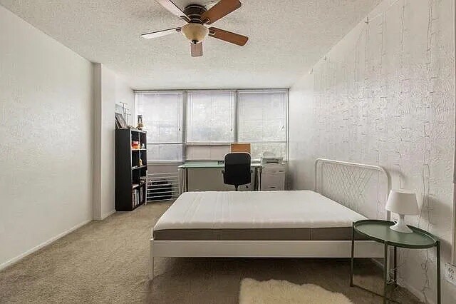 Building Photo - Room in Condo on Lavaca St